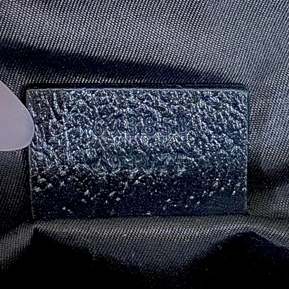 Gucci Supreme Logo Off The Grid Messenger Bag - Picture 10 of 15